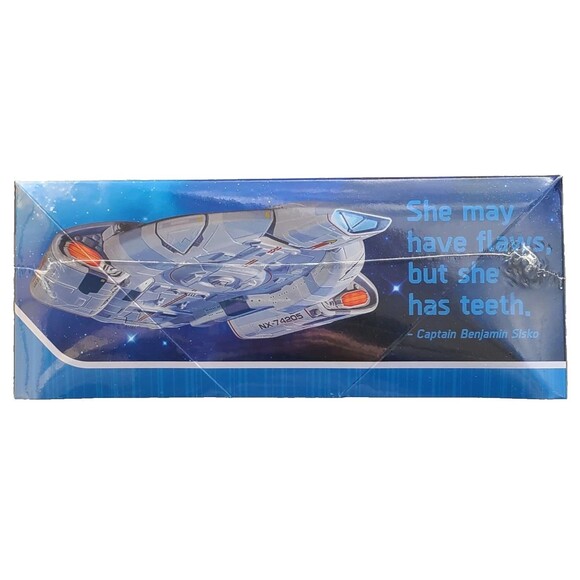 Star Trek USS Defiant NX-74205 Plastic Model Kit Polar Lights 1/1000 Sealed NEW - Picture 3 of 5